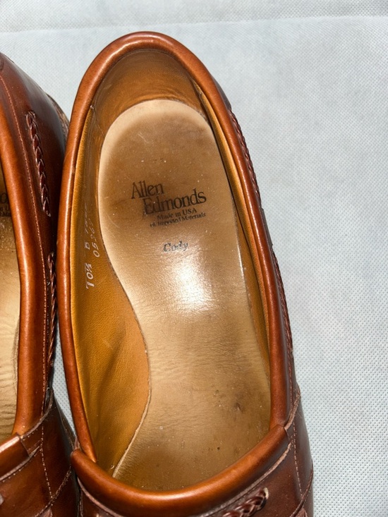 Allen Edmonds the “Cody” brown tassel front leather loafers size 10.5 B main image 9